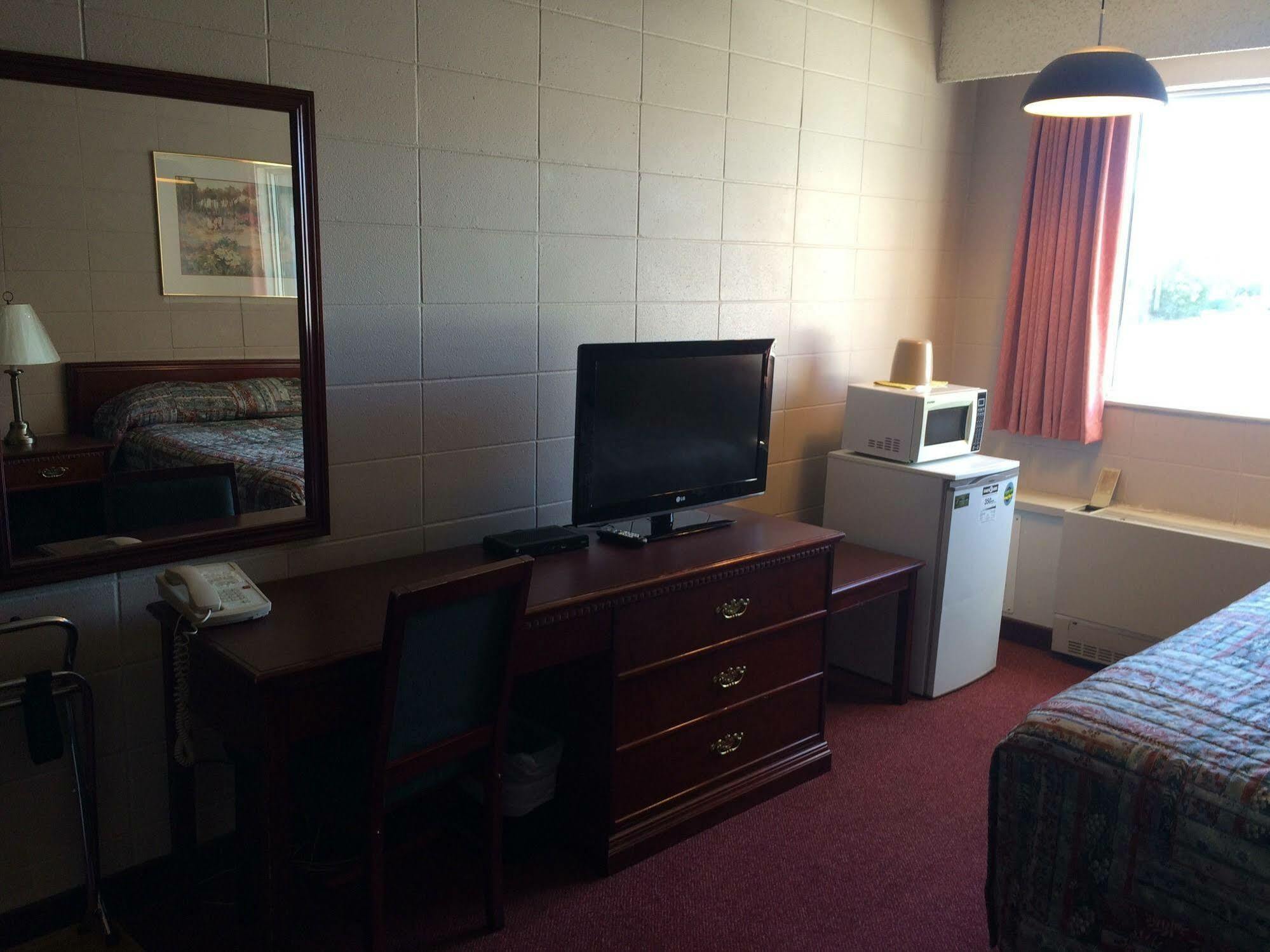 Midtown Motor Inn Bonnyville ภายนอก รูปภาพ