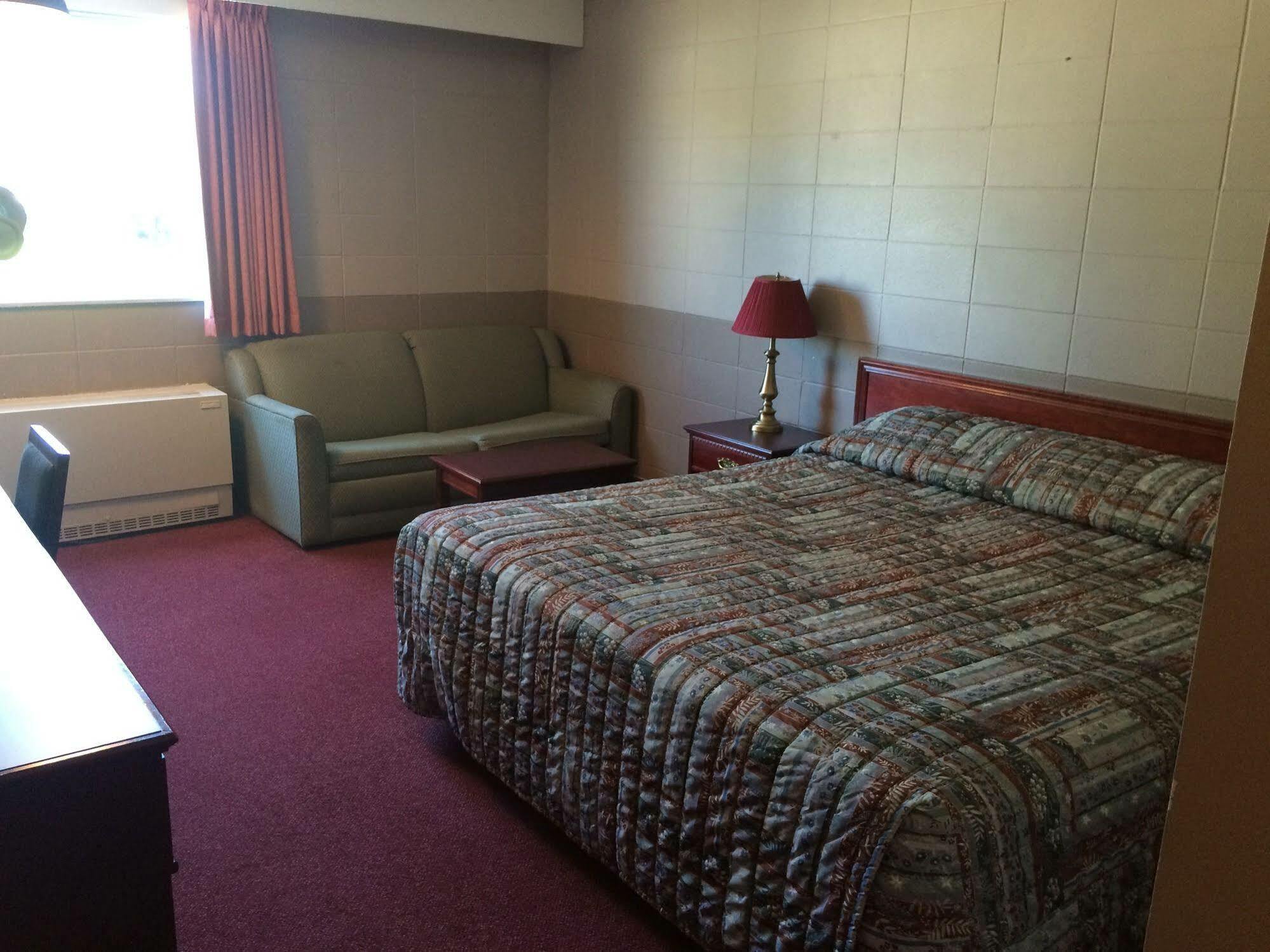 Midtown Motor Inn Bonnyville ภายนอก รูปภาพ